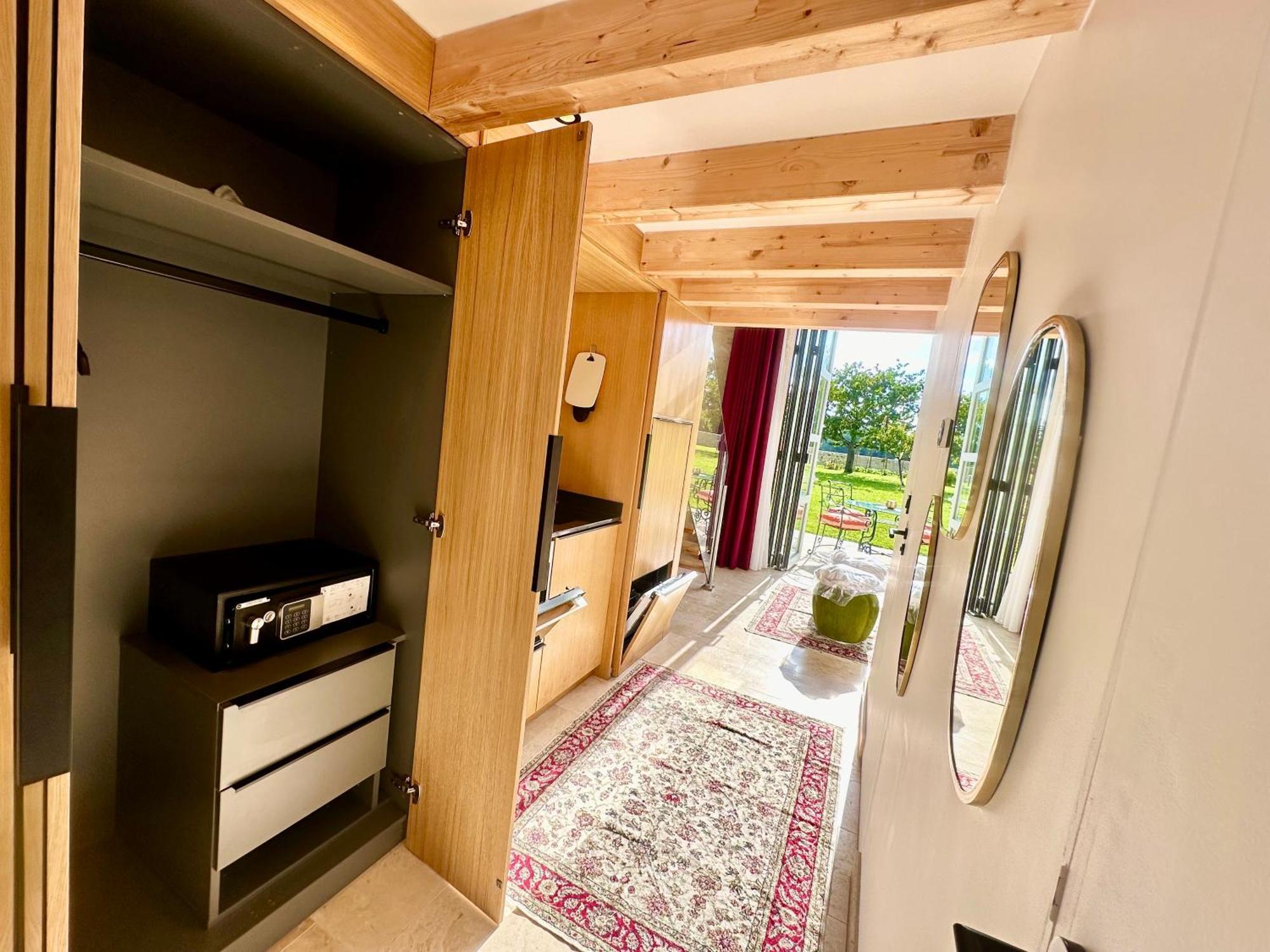 Chateau De Lafont Suites Saint-Vivien  Экстерьер фото