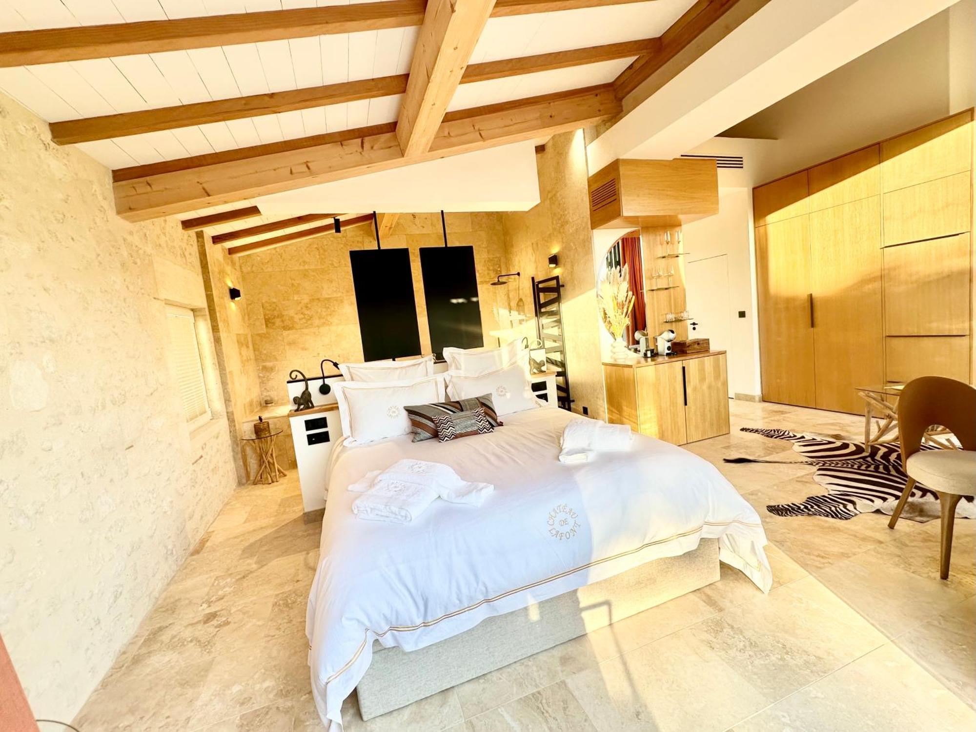 Chateau De Lafont Suites Saint-Vivien  Экстерьер фото