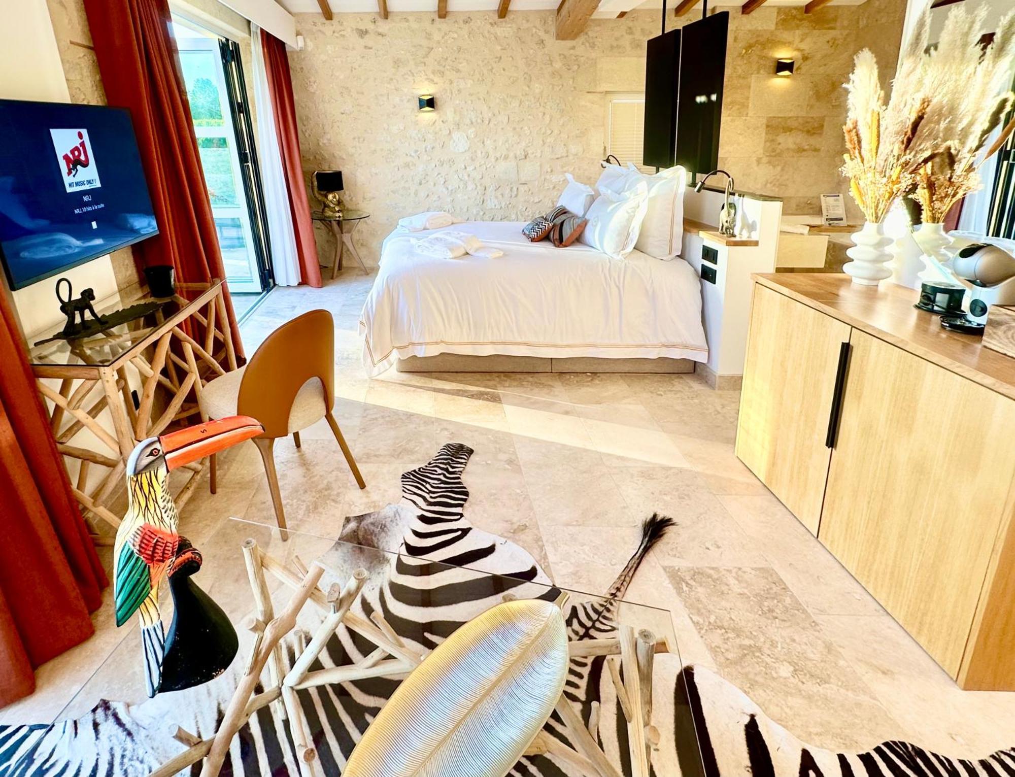 Chateau De Lafont Suites Saint-Vivien  Экстерьер фото