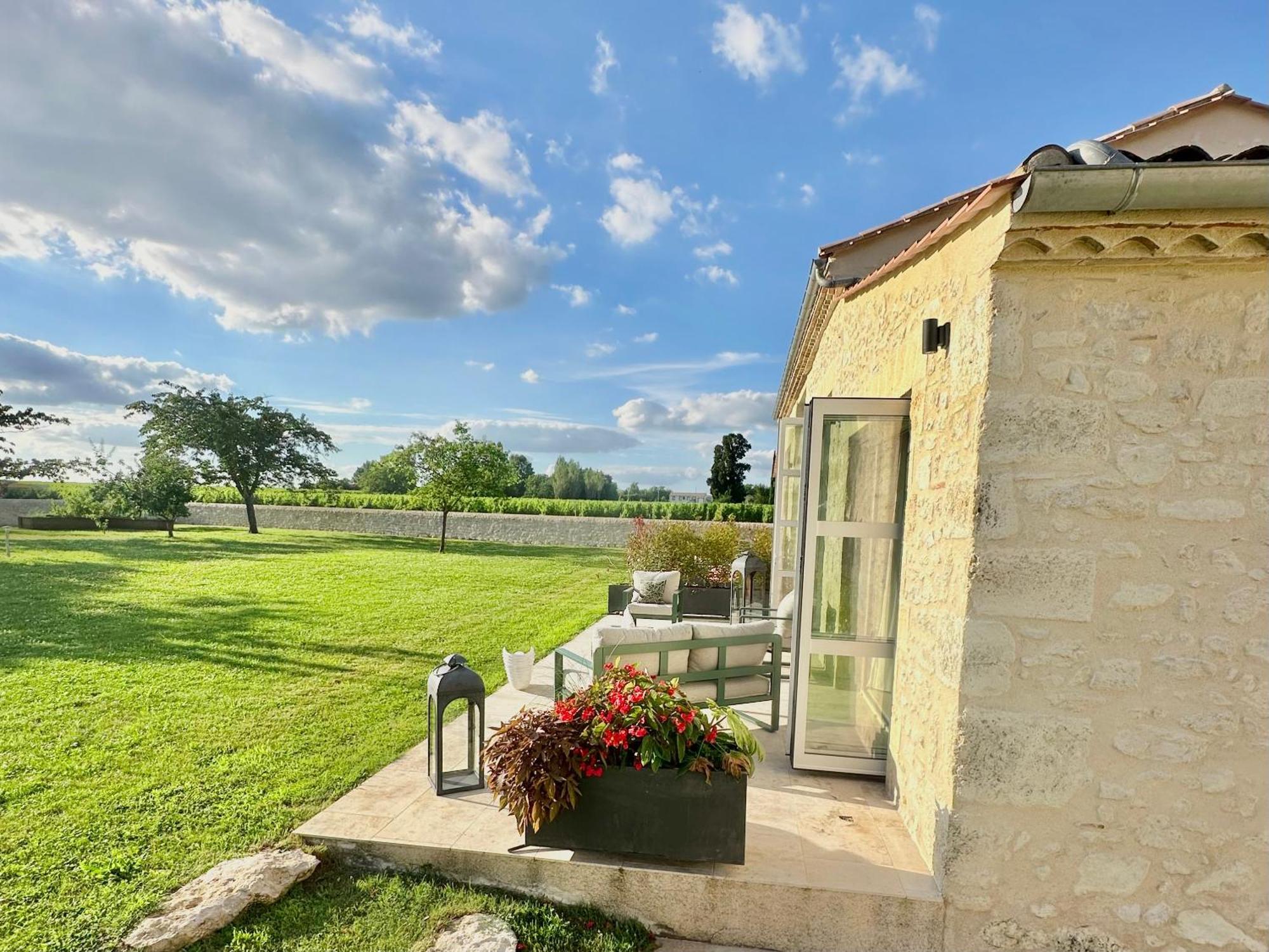 Chateau De Lafont Suites Saint-Vivien  Экстерьер фото