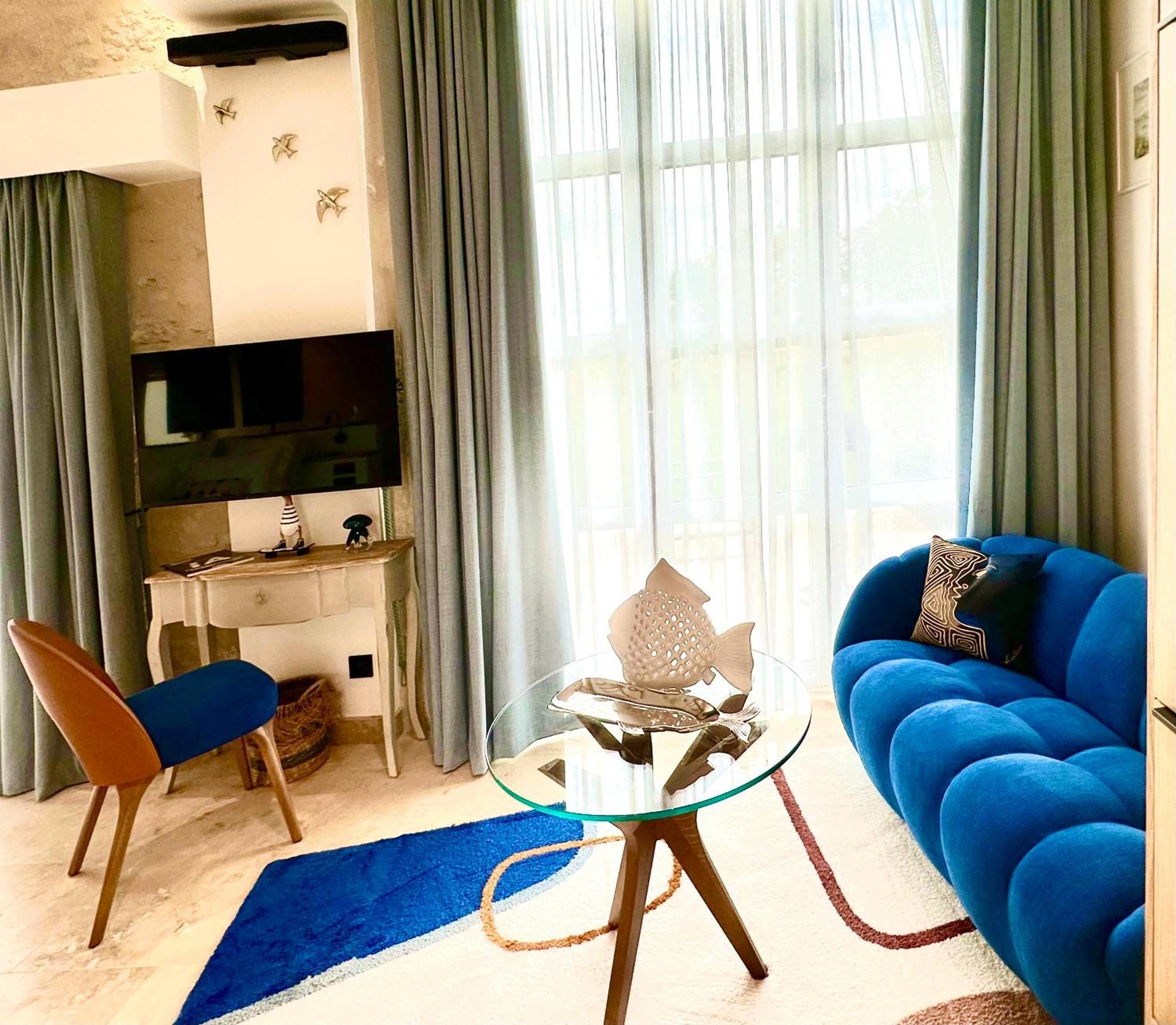 Chateau De Lafont Suites Saint-Vivien  Экстерьер фото