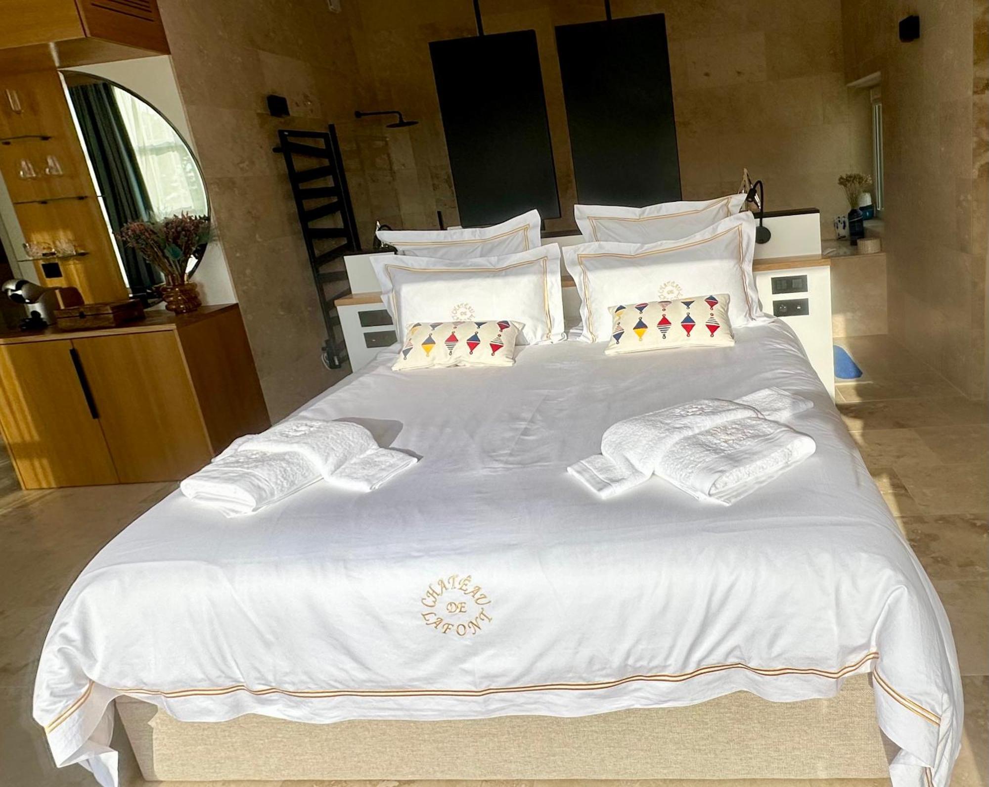 Chateau De Lafont Suites Saint-Vivien  Экстерьер фото
