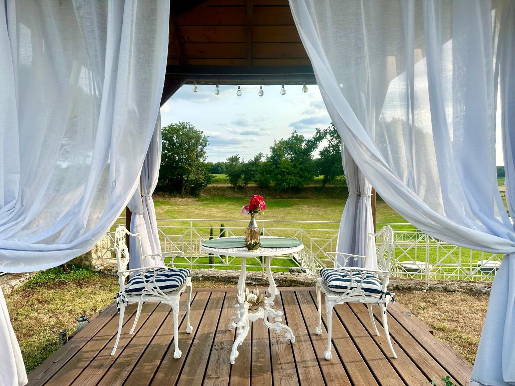 Chateau De Lafont Suites Saint-Vivien  Экстерьер фото